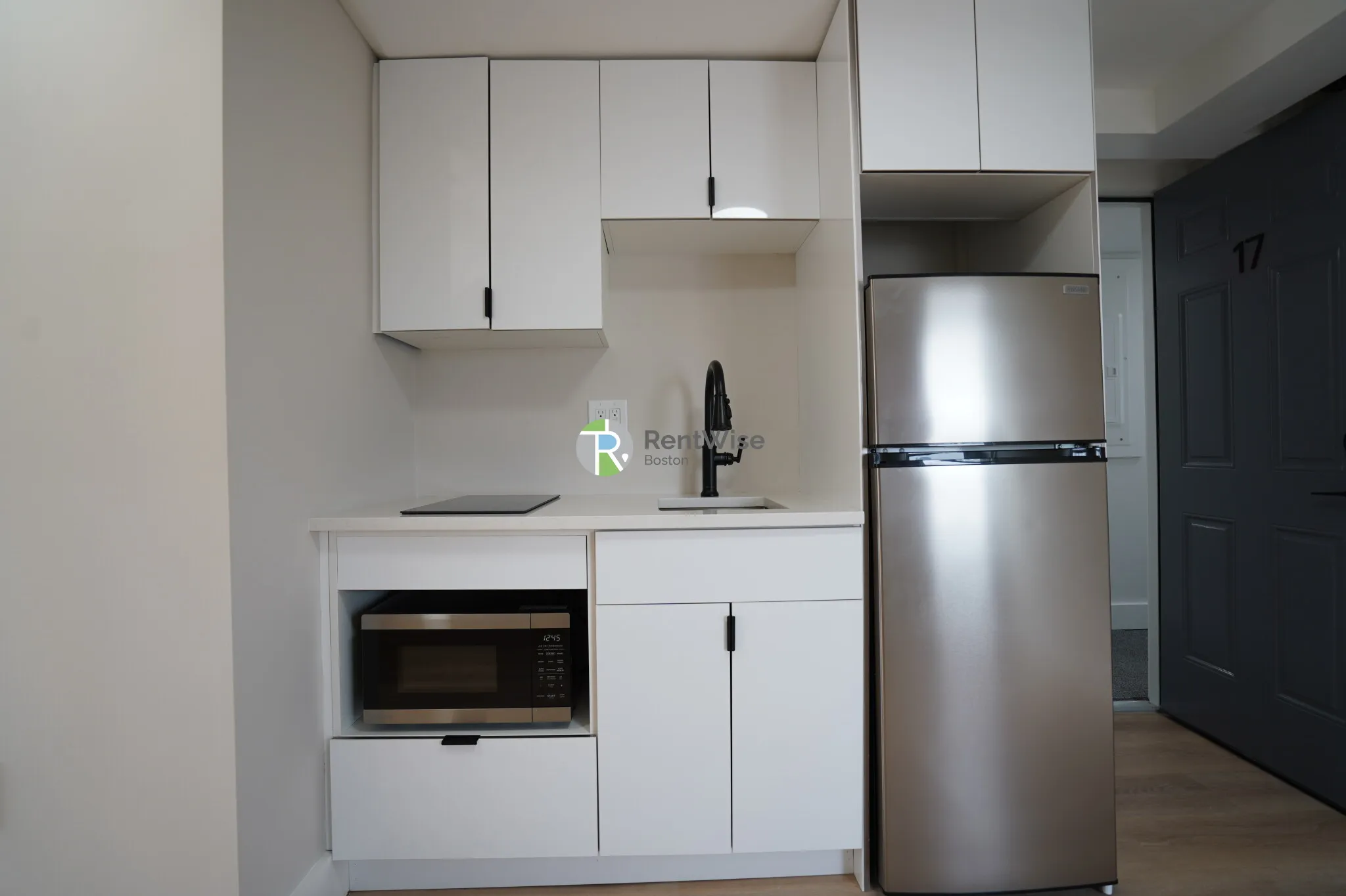 Studio bed, 1 bath apartment for rent at 142 Dorchester St Unit 17, South Boston — photo 4 of 7
