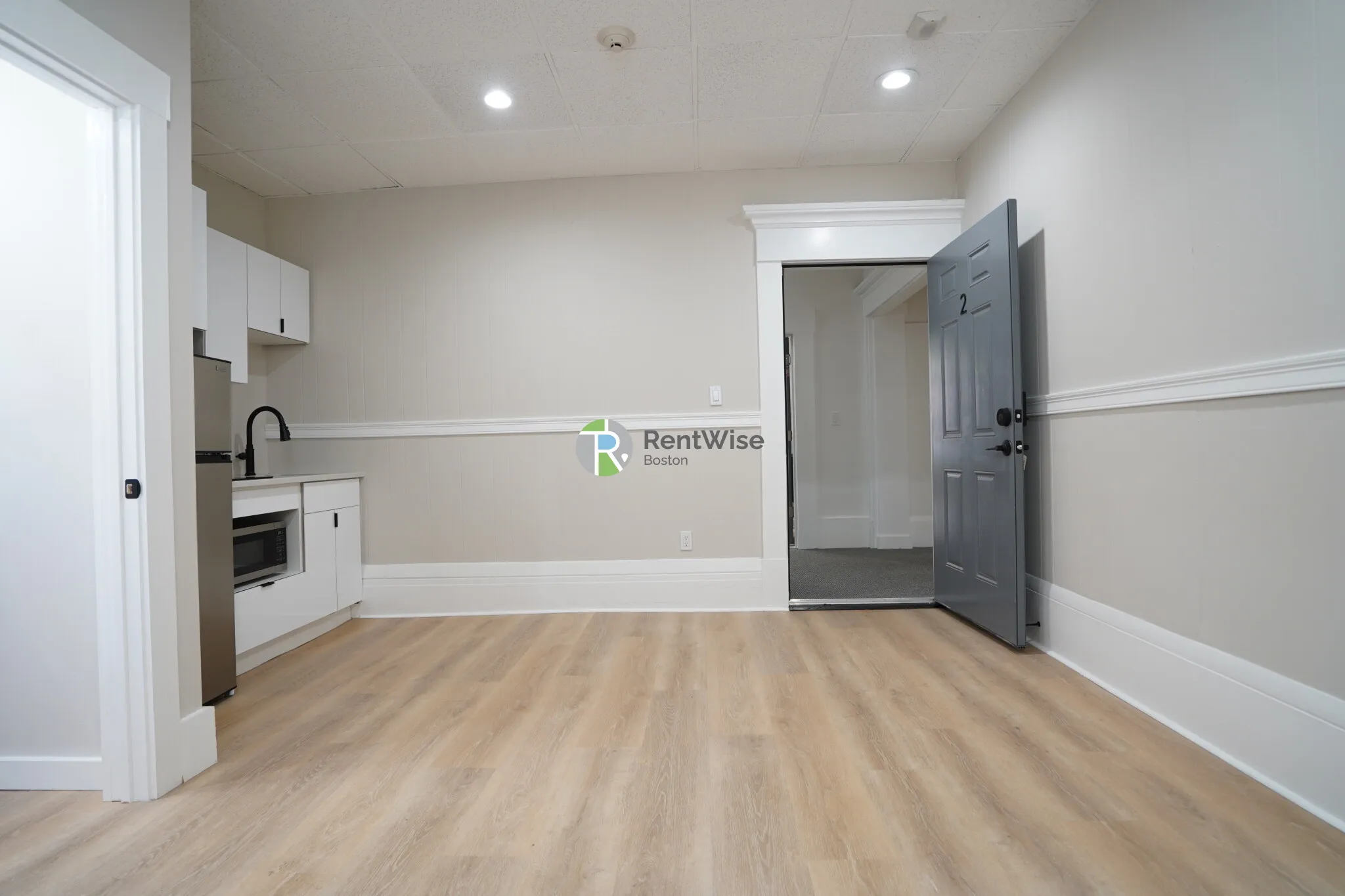 Studio bed, 1 bath apartment for rent at 142 Dorchester St Unit 2, South Boston — photo 5 of 8