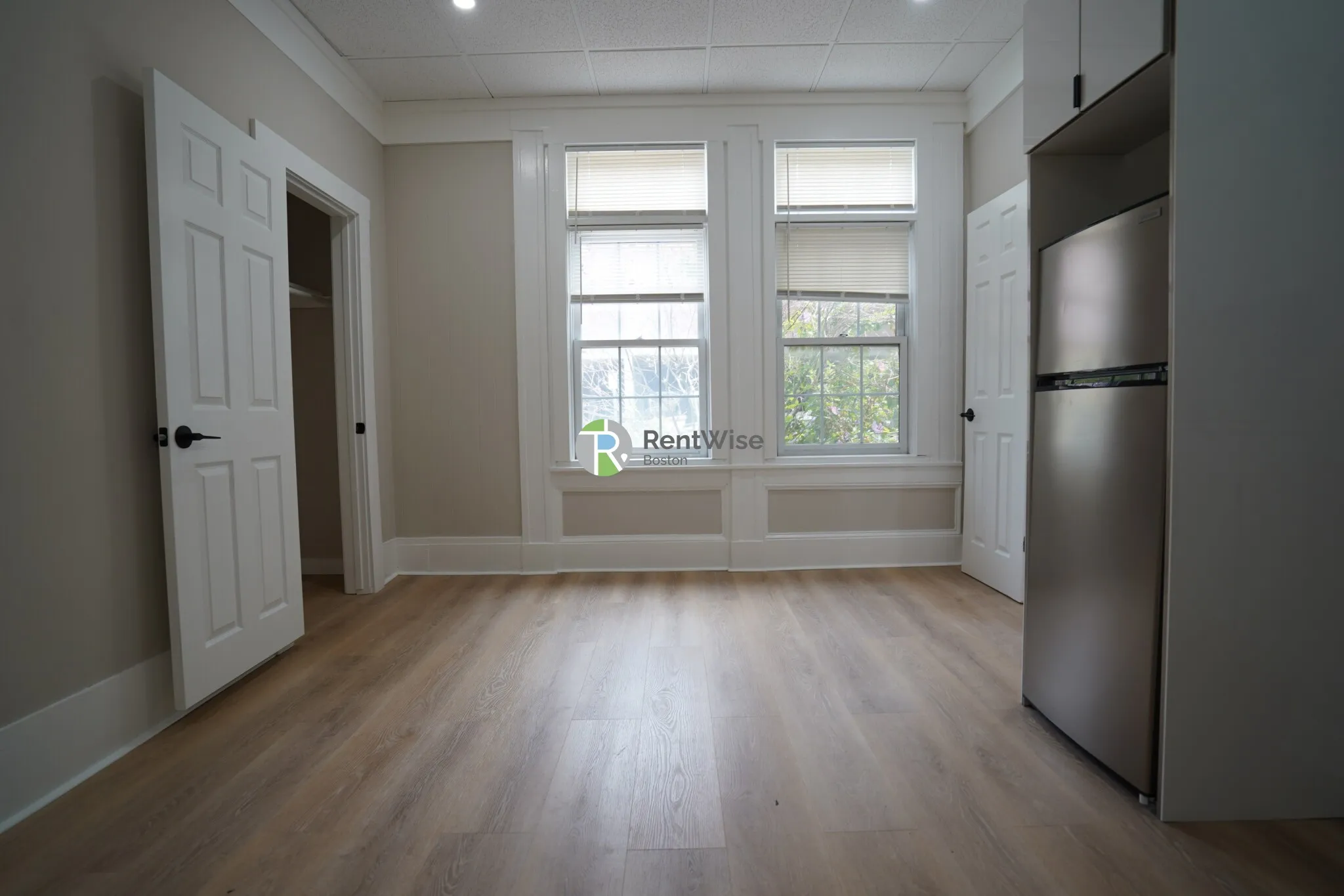 Studio bed, 1 bath apartment for rent at 142 Dorchester St Unit 7, South Boston — photo 2 of 7