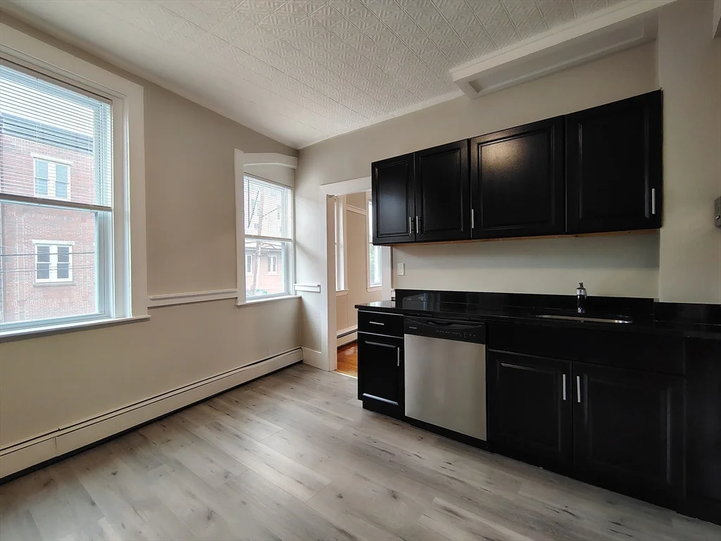 2 bed, 1 bath apartment for rent at 142 Gove Unit 5, East Boston — photo 4 of 12