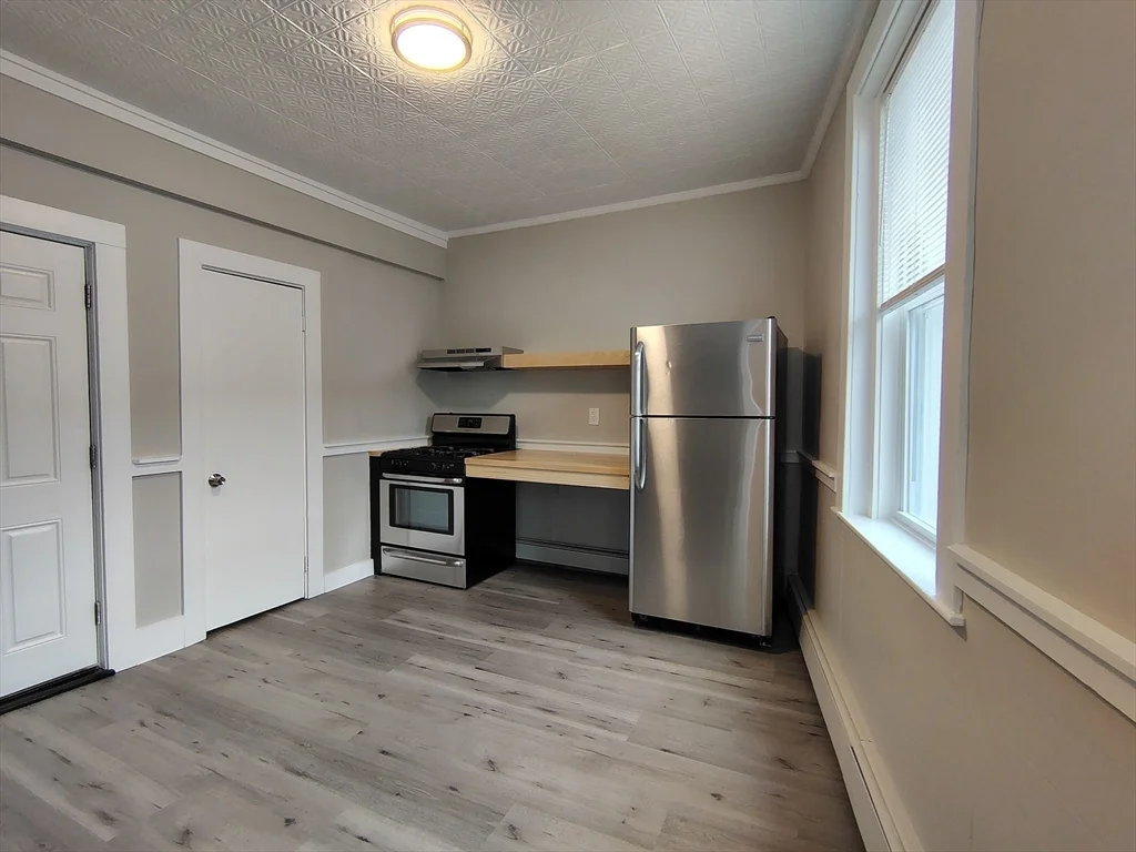 2 bed, 1 bath apartment for rent at 142 Gove Unit 5, East Boston — photo 2 of 12