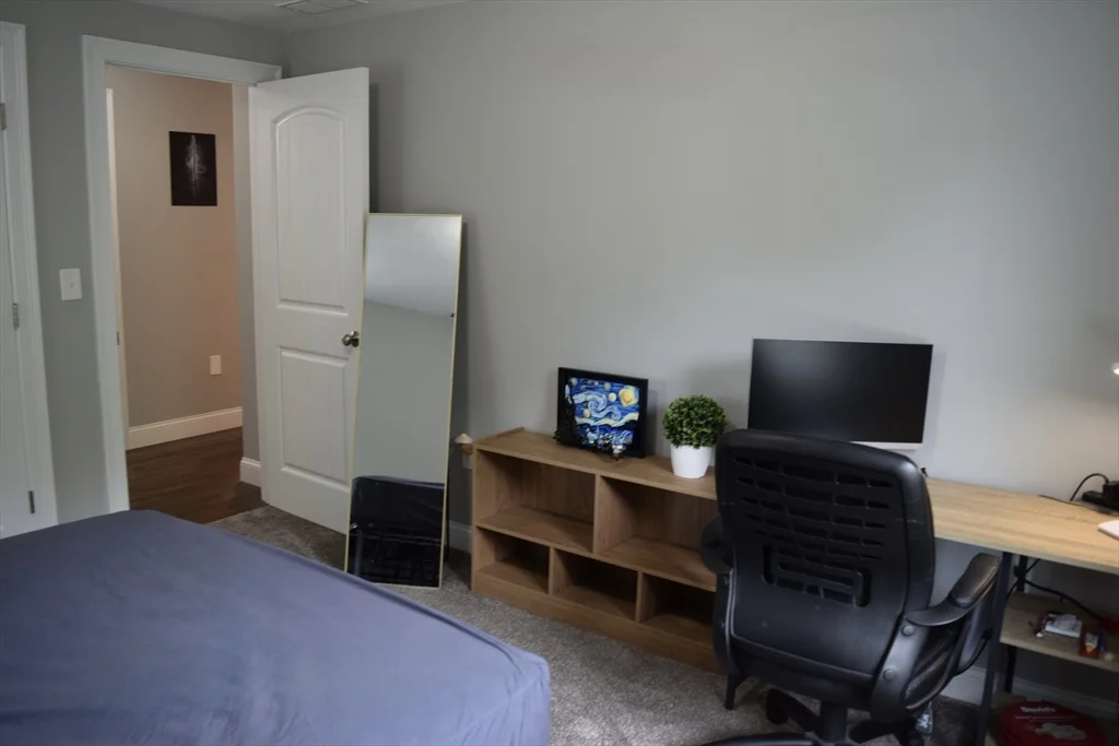 3 bed, 1 bath apartment for rent at 142 Grove Ave, Wilmington — photo 16 of 26