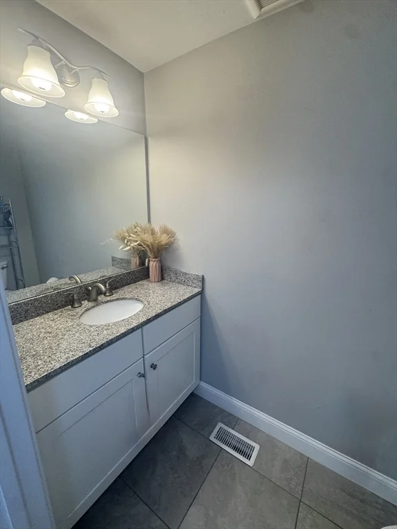 3 bed, 1 bath apartment for rent at 142 Grove Ave, Wilmington — photo 10 of 26