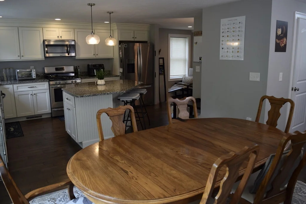 3 bed, 1 bath apartment for rent at 142 Grove Ave, Wilmington — photo 9 of 26