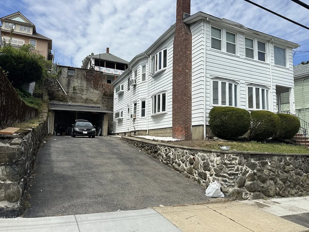 3 bed, 1 bath apartment for rent at 142 Langdon Ave Unit 1, Watertown — photo 1 of 5