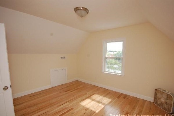 4 bed, 2 bath apartment for rent at 142 Lincoln St Unit 2, Brighton — photo 7 of 8