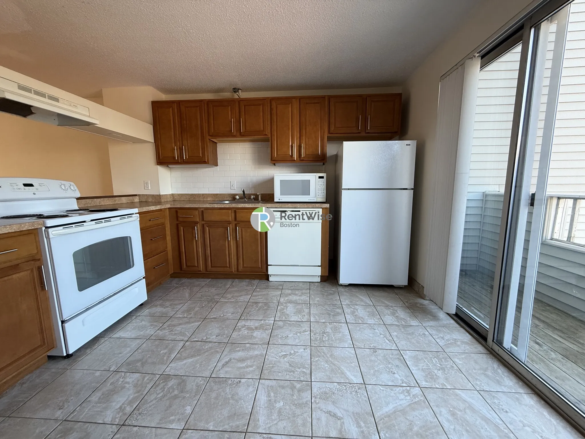 2 bed, 1.5 bath apartment for rent at 142 North Beacon St Unit A4, Brighton — photo 4 of 20