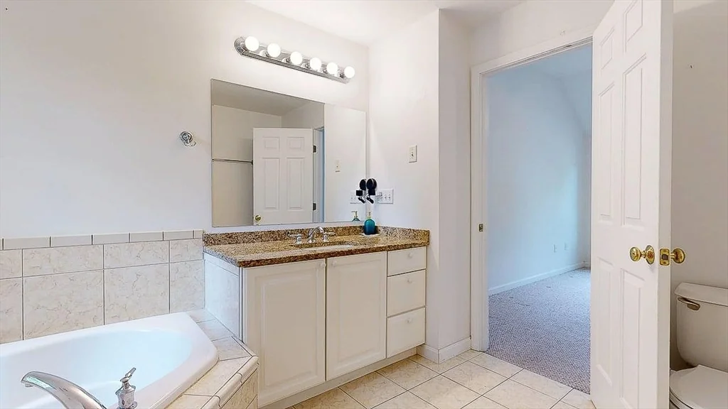 3 bed, 2 bath apartment for rent at 142 Olean St Unit 1, Tatnuck — photo 28 of 41