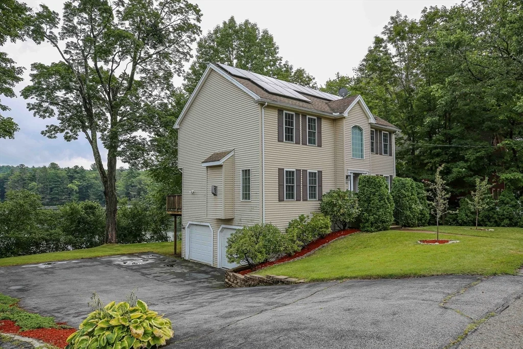3 bed, 2 bath apartment for rent at 142 Olean St Unit 1, Tatnuck — photo 5 of 41