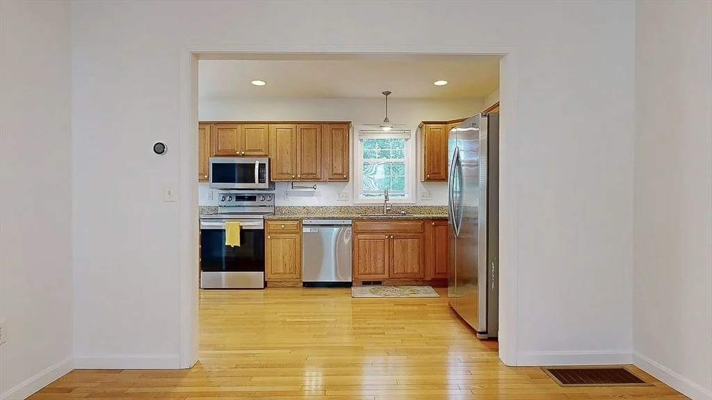 3 bed, 2 bath apartment for rent at 142 Olean St Unit 1, Tatnuck — photo 12 of 41