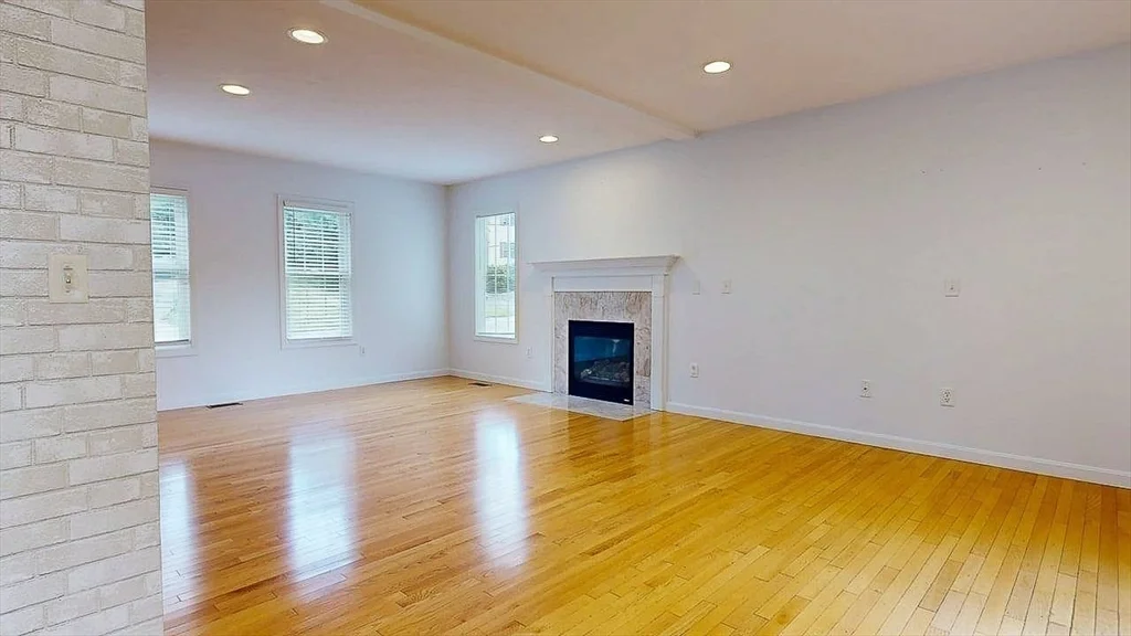 3 bed, 2 bath apartment for rent at 142 Olean St Unit 1, Tatnuck — photo 15 of 41