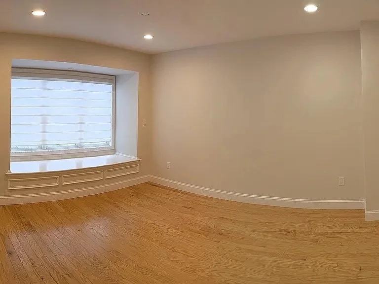 2 bed, 1.5 bath apartment for rent at 142 Pleasant St Unit 11, Winthrop — photo 8 of 12