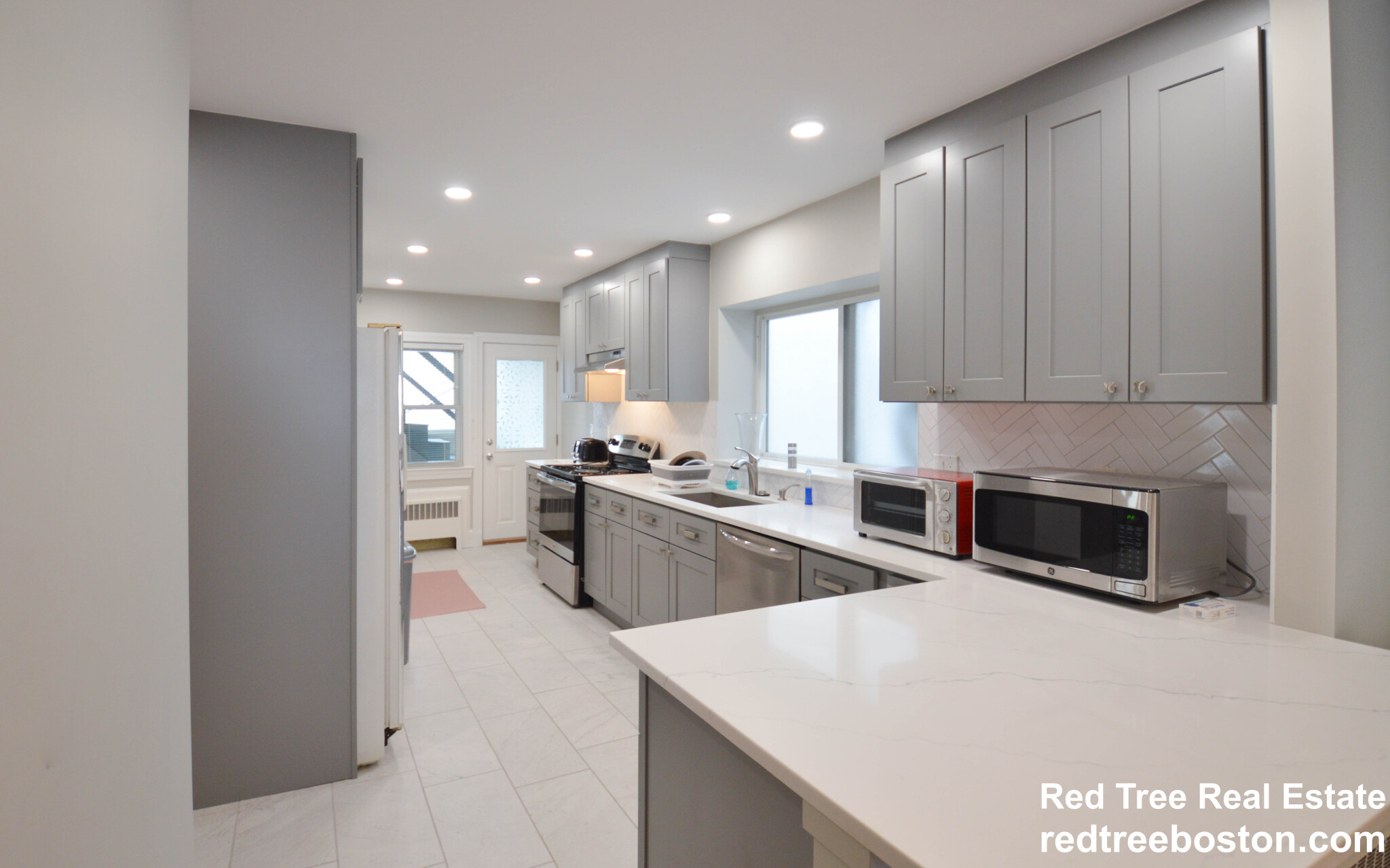 3 bed, 3 bath apartment for rent at 142 Salisbury Rd Unit 1, Salisbury Road - Corey Farm — photo 1 of 18
