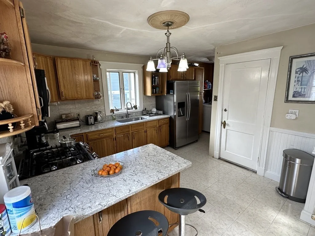 3 bed, 1 bath apartment for rent at 142 School St Unit 2, Boston — photo 2 of 22
