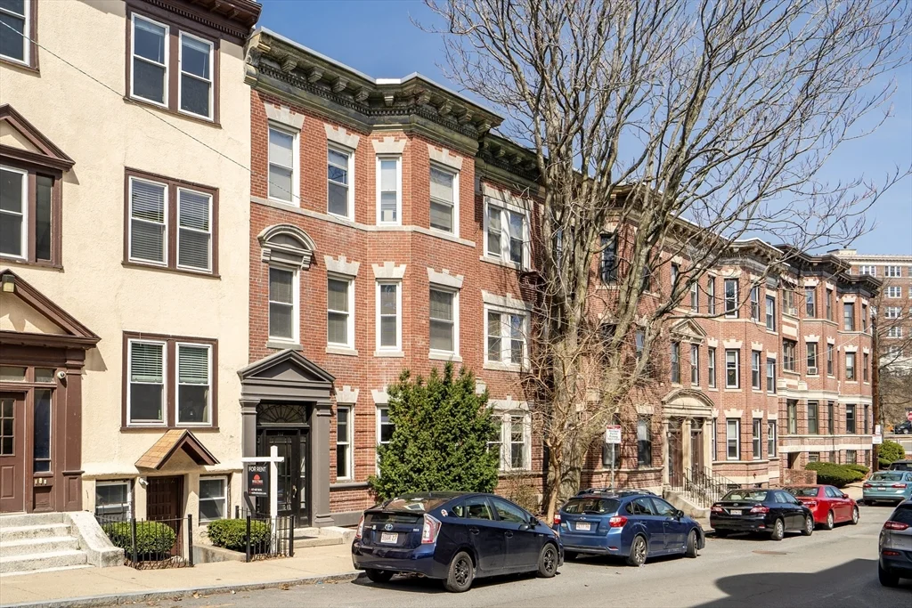 3 bed, 2 bath apartment for rent at 142 Sutherland Rd Unit 1, Brighton — photo 15 of 16
