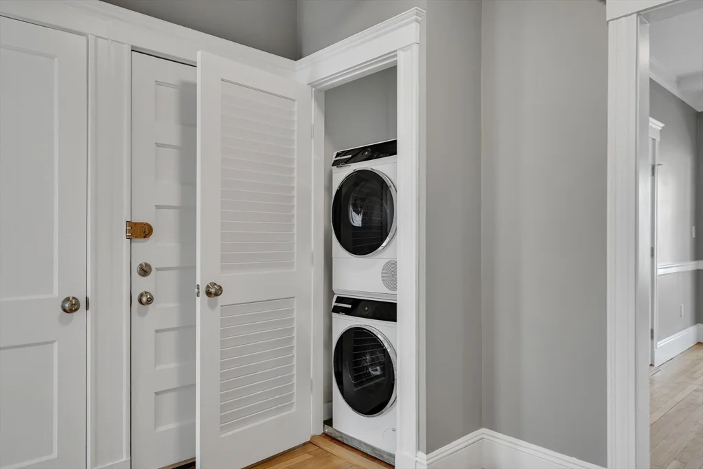 3 bed, 2 bath apartment for rent at 142 Sutherland Rd Unit 1, Brighton — photo 12 of 16