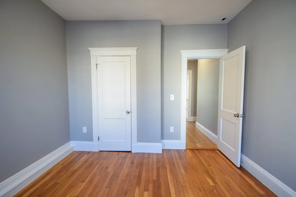 4 bed, 2 bath apartment for rent at 142 Sutherland Rd Unit 2, Brighton — photo 10 of 17