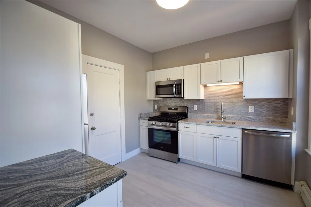 4 bed, 2 bath apartment for rent at 142 Sutherland Rd Unit 2, Brighton — photo 14 of 17