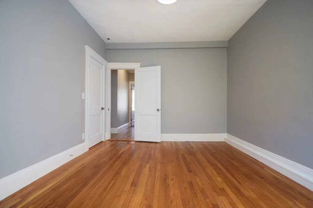 4 bed, 2 bath apartment for rent at 142 Sutherland Rd Unit 2, Brighton — photo 6 of 17