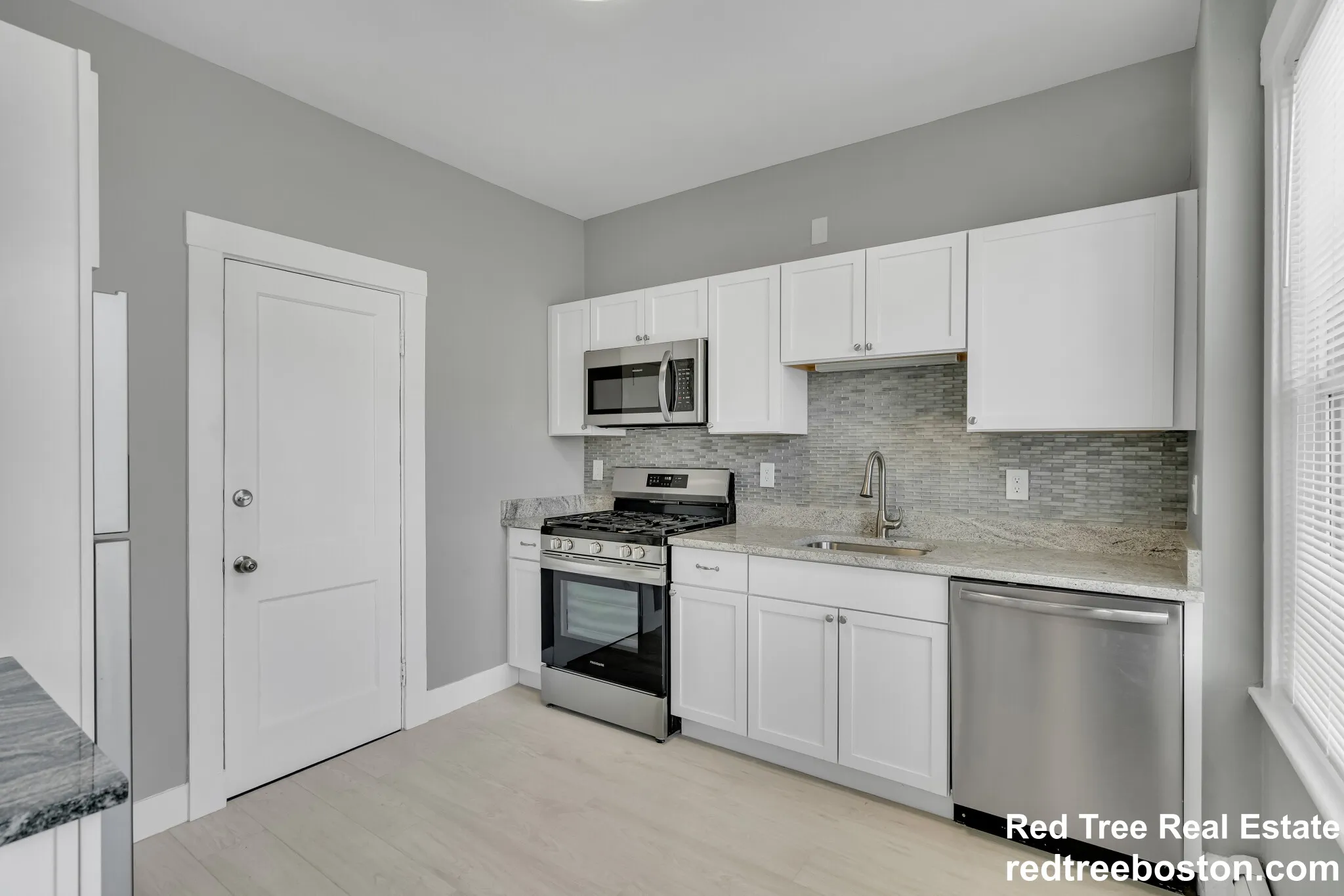 4 bed, 2 bath apartment for rent at 142 Sutherland Rd Unit 2S, Brighton — photo 8 of 22
