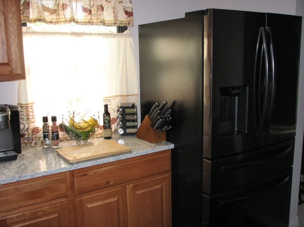 3 bed, 1 bath apartment for rent at 142 Uncatena Ave Unit 0, Worcester — photo 3 of 7