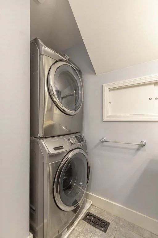5 bed, 2 bath apartment for rent at 142 Warren St Unit 142, Arlington — photo 10 of 35