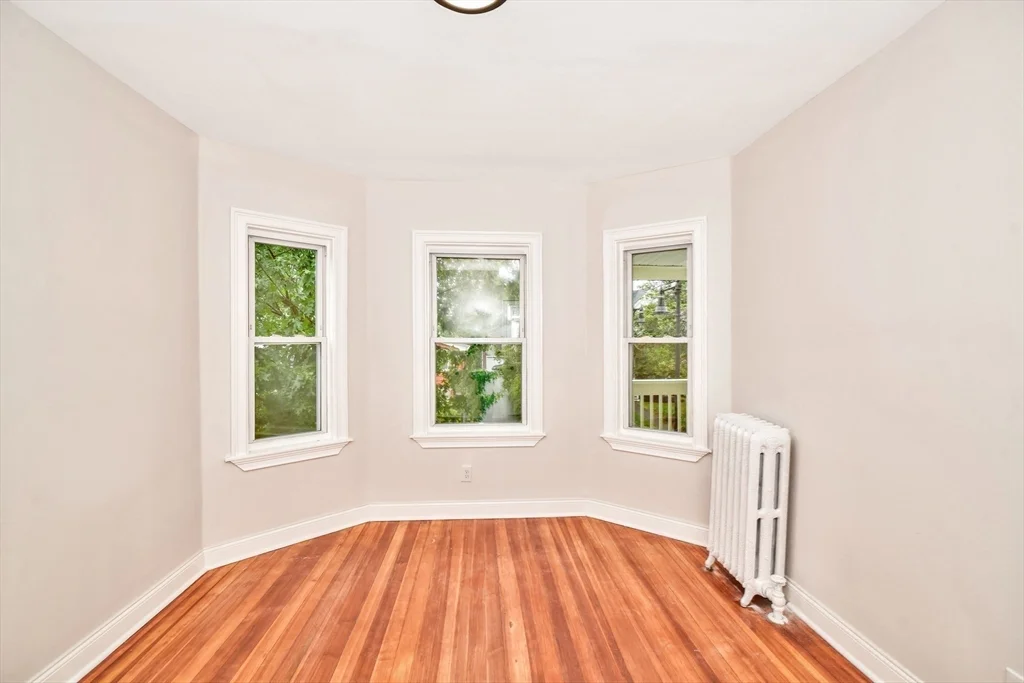 4 bed, 1 bath apartment for rent at 1420 River St Unit 2, Hyde Park — photo 17 of 24