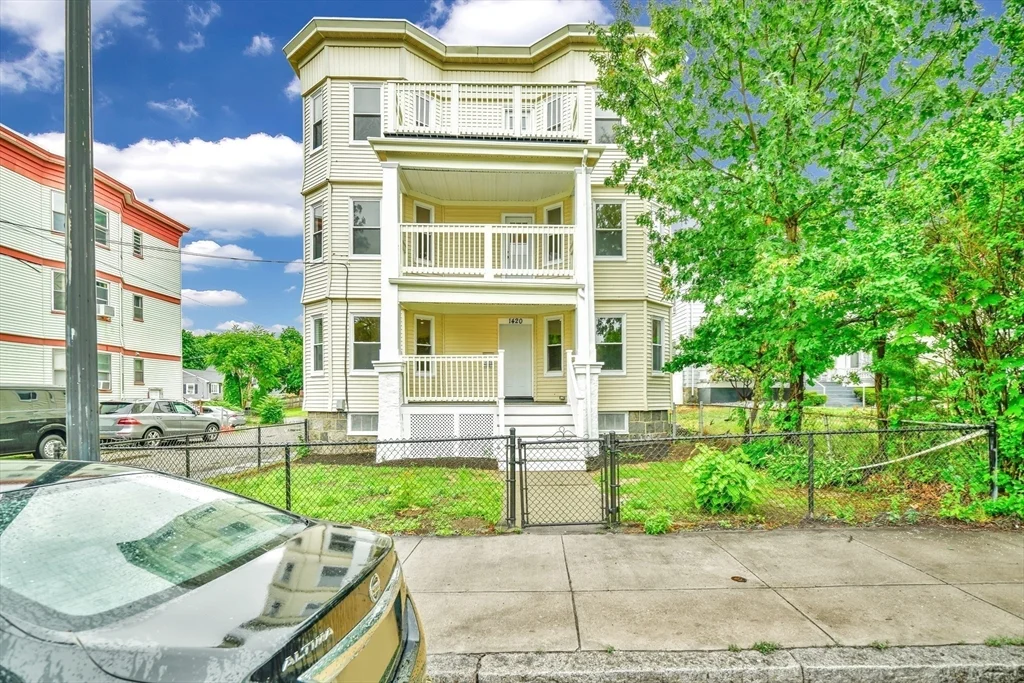 4 bed, 1 bath apartment for rent at 1420 River St Unit 2, Hyde Park