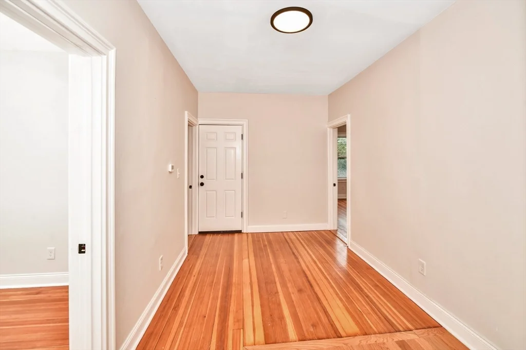 4 bed, 1 bath apartment for rent at 1420 River St Unit 2, Hyde Park — photo 11 of 24