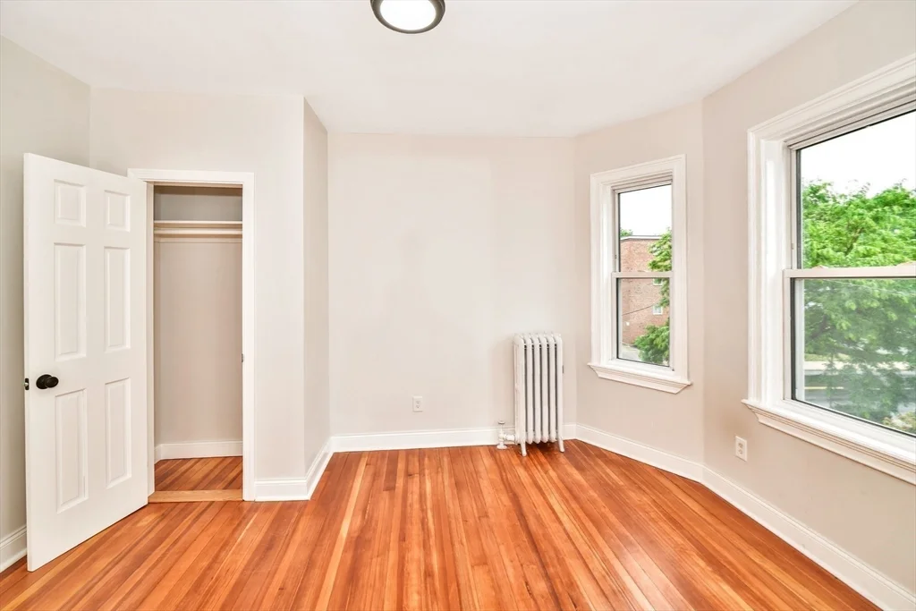 4 bed, 1 bath apartment for rent at 1420 River St Unit 3, Hyde Park — photo 19 of 24