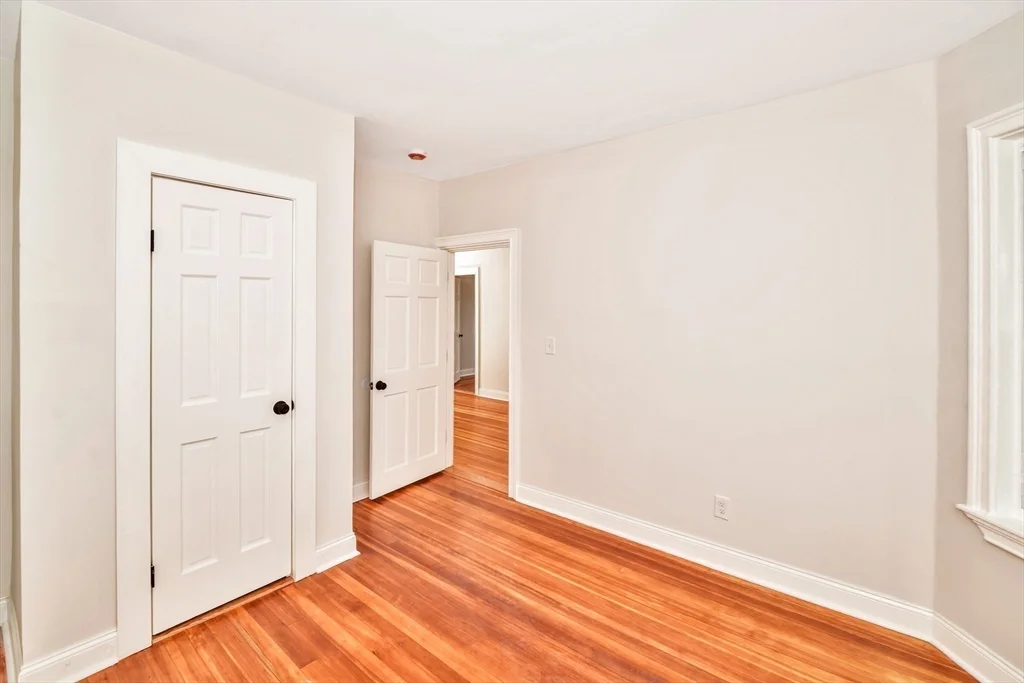 4 bed, 1 bath apartment for rent at 1420 River St Unit 3, Hyde Park — photo 16 of 24