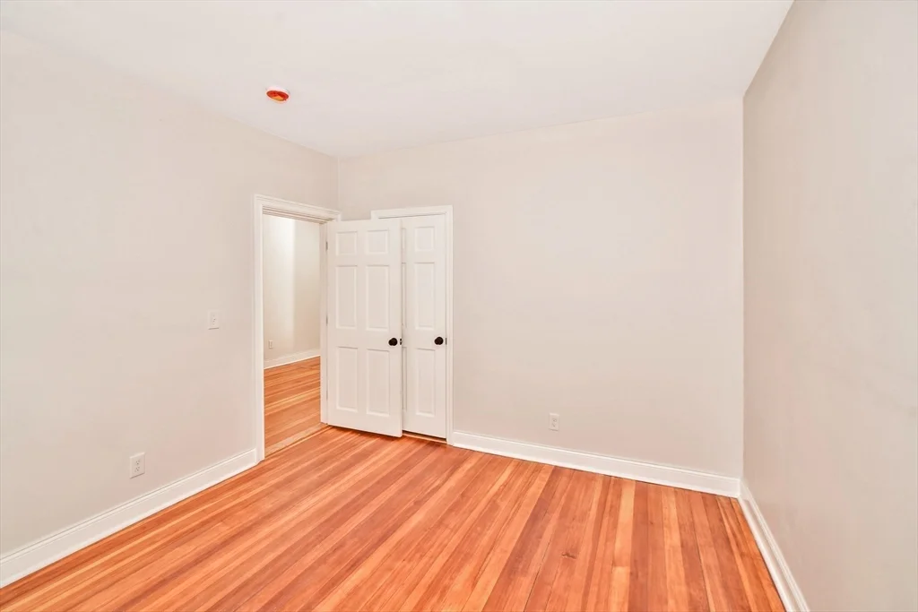 4 bed, 1 bath apartment for rent at 1420 River St Unit 3, Hyde Park — photo 12 of 24