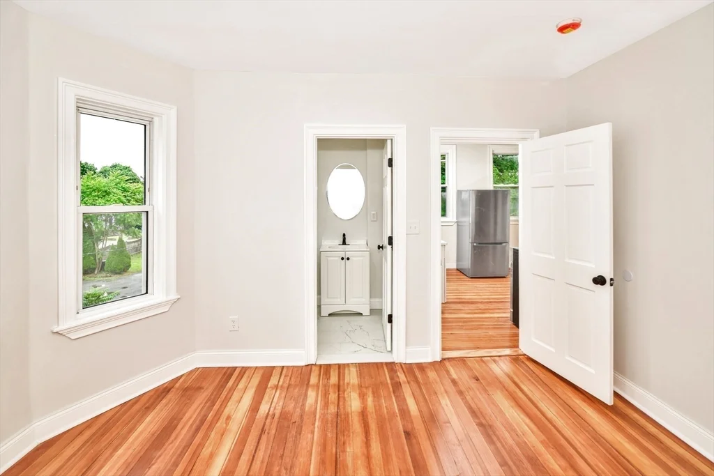 4 bed, 1 bath apartment for rent at 1420 River St Unit 3, Hyde Park — photo 13 of 24