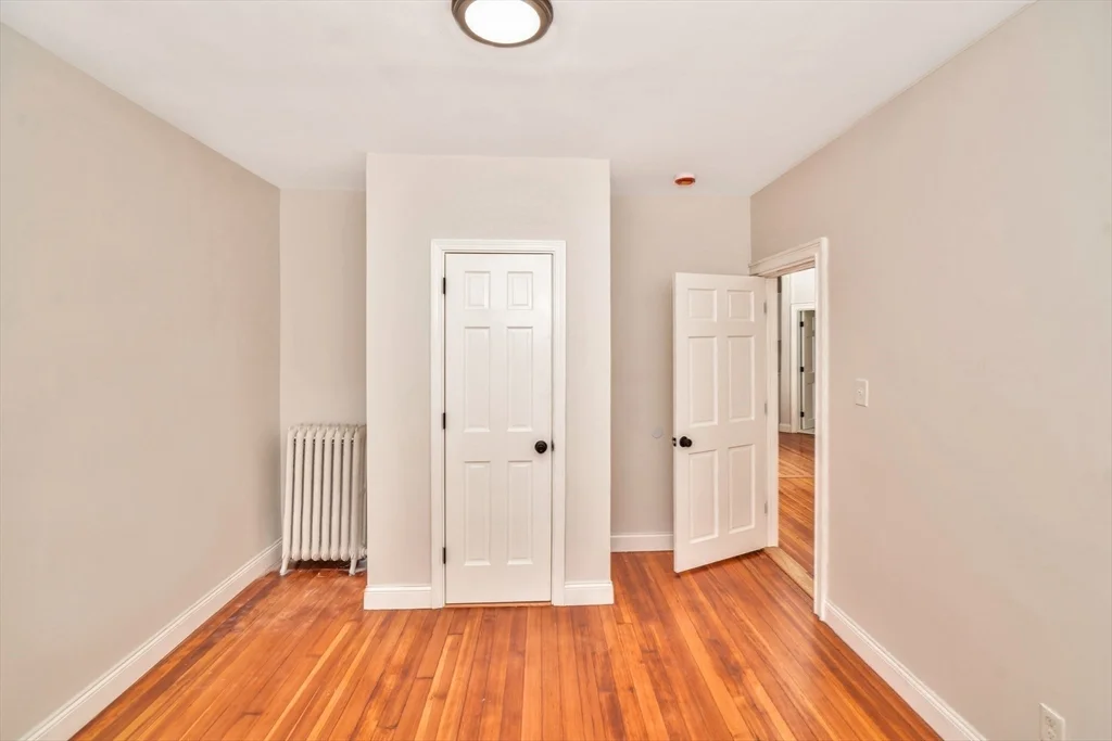 4 bed, 1 bath apartment for rent at 1420 River St Unit 3, Hyde Park — photo 15 of 24