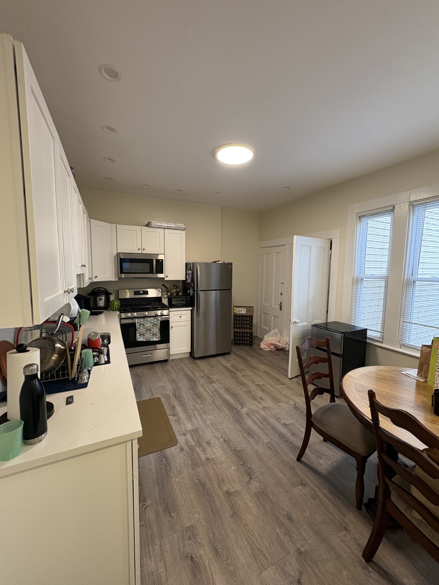 3 bed, 1 bath apartment for rent at 1423 Cambridge St Unit 2a, Inman Square — photo 2 of 9
