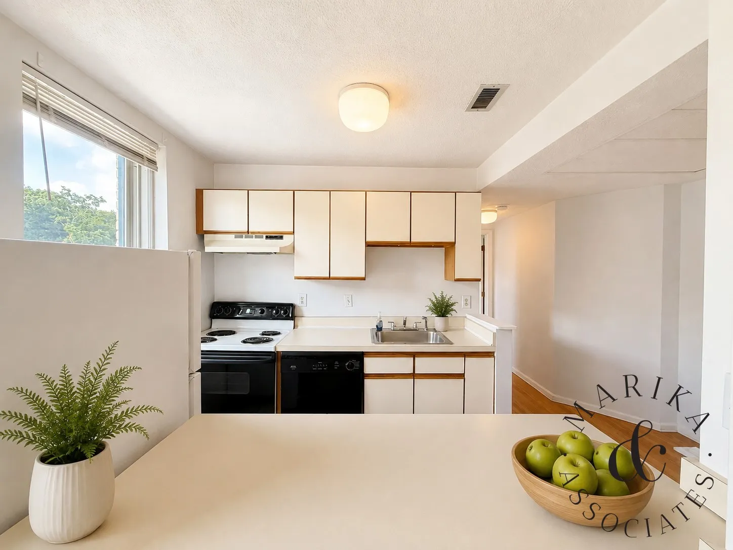 1 bed, 1 bath apartment for rent at 1423 Commonwealth Ave Unit 303, Allston — photo 5 of 8