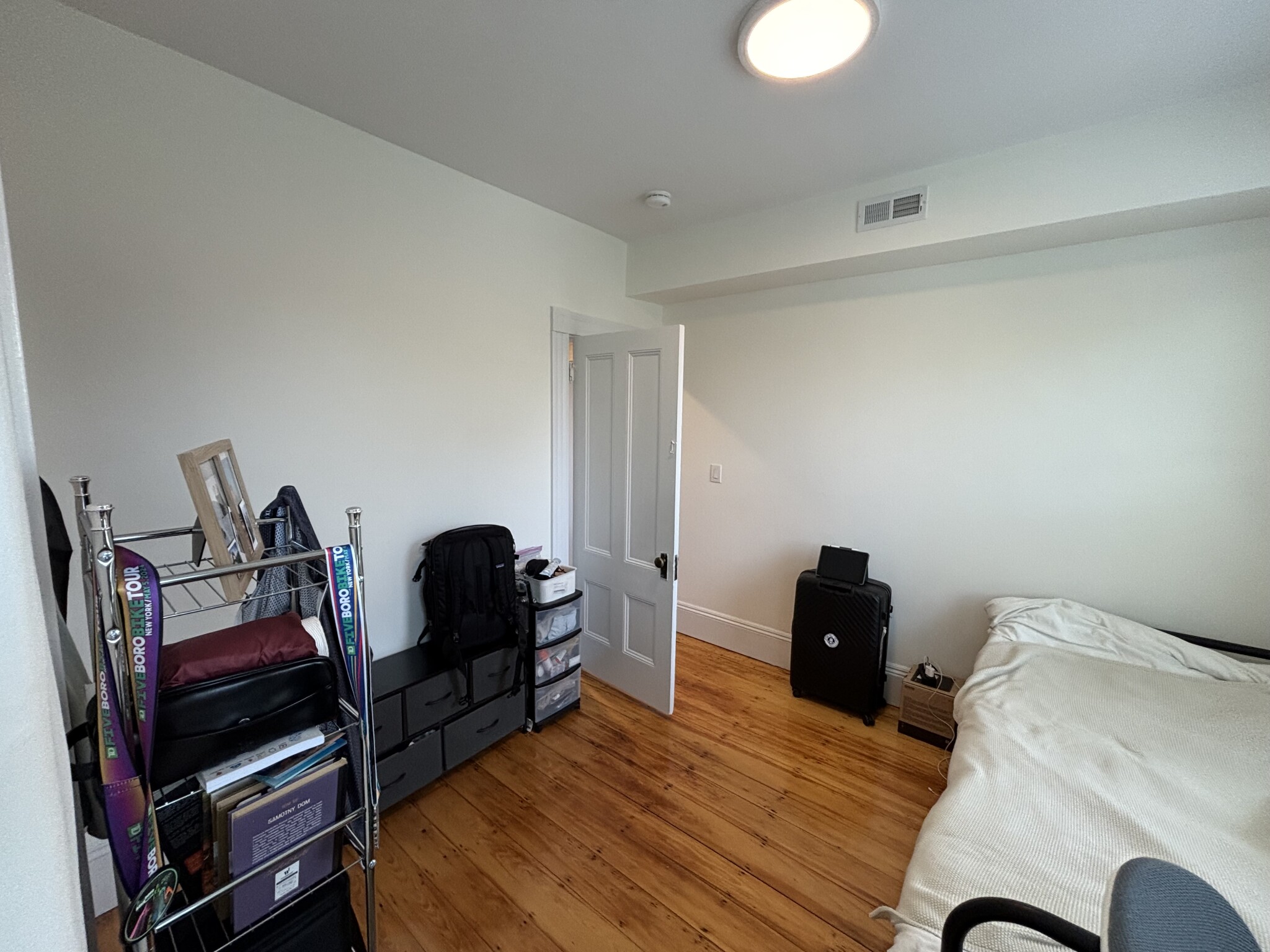 3 bed, 1 bath apartment for rent at 1427 Cambridge St Unit 6, Inman Square — photo 4 of 17