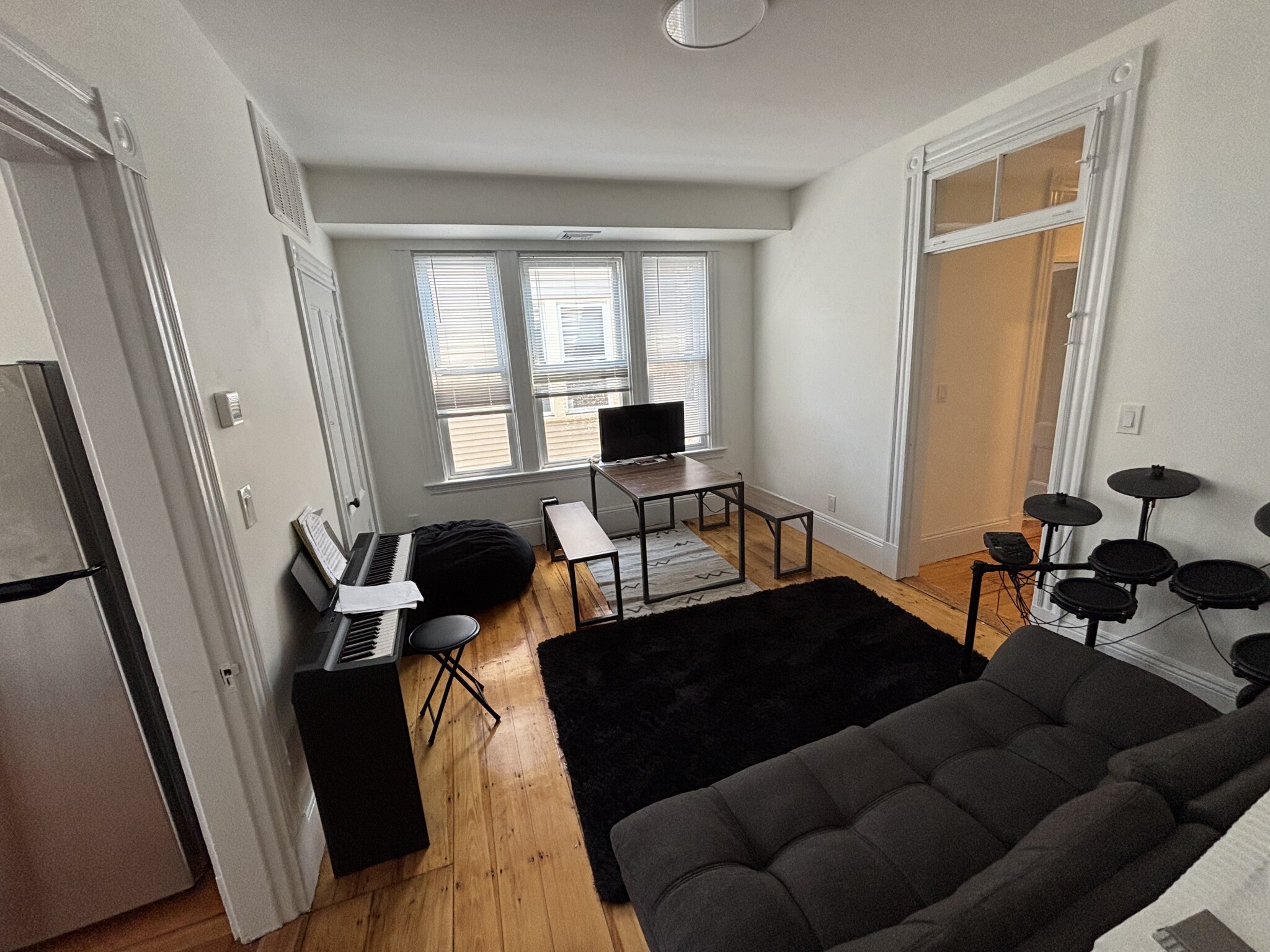 3 bed, 1 bath apartment for rent at 1427 Cambridge St Unit 6A, Inman Square — photo 11 of 17