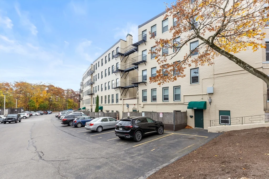 1 bed, 1 bath apartment for rent at 1427 Commonwealth Ave Unit 102, Allston — photo 15 of 15