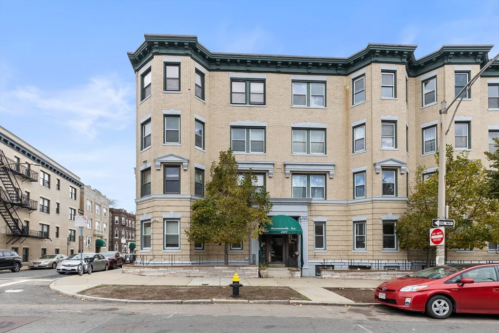 1 bed, 1 bath apartment for rent at 1427 Commonwealth Ave Unit 102, Allston — photo 14 of 15