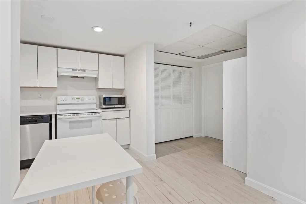 1 bed, 1 bath apartment for rent at 1427 Commonwealth Ave Unit 102, Allston — photo 5 of 15
