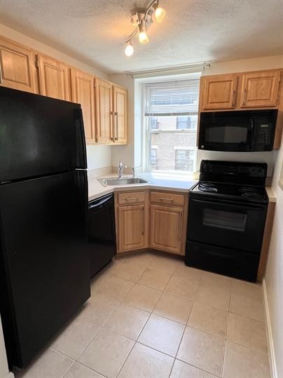 1 bed, 1 bath apartment for rent at 1427 Commonwealth Ave Unit 402, Brighton — photo 3 of 9