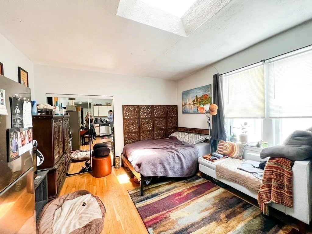 Studio bed, 1 bath apartment for rent at 1427 Commonwealth Ave Unit 504, Allston — photo 2 of 7