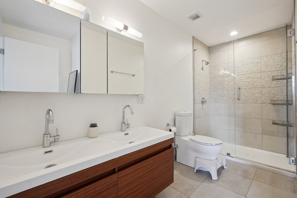 3 bed, 2 bath apartment for rent at 143-171 Hyde Park Ave Unit 159A, Boston — photo 14 of 20