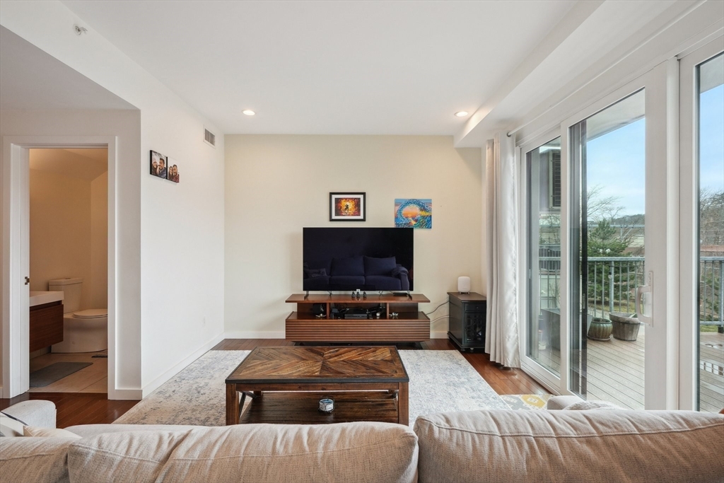 3 bed, 2 bath apartment for rent at 143-171 Hyde Park Ave Unit 159A, Boston — photo 4 of 20