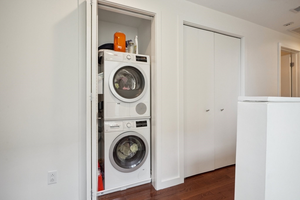 3 bed, 2 bath apartment for rent at 143-171 Hyde Park Ave Unit 159A, Boston — photo 17 of 20