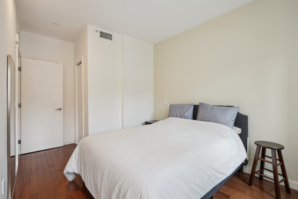 3 bed, 2 bath apartment for rent at 143-171 Hyde Park Ave Unit 159A, Boston — photo 15 of 20