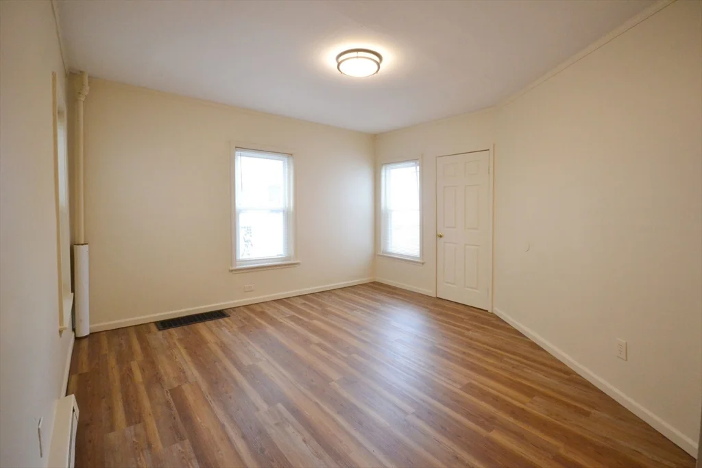 3 bed, 1 bath apartment for rent at 143 Arlington St Unit 1, Framingham — photo 13 of 17