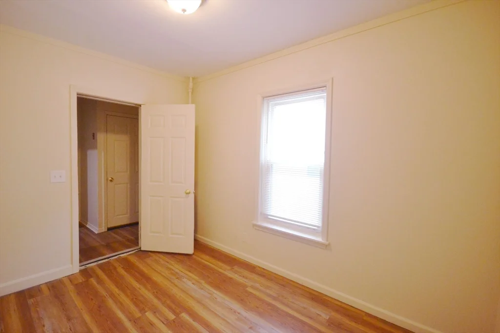 3 bed, 1 bath apartment for rent at 143 Arlington St Unit 1, Framingham — photo 15 of 17