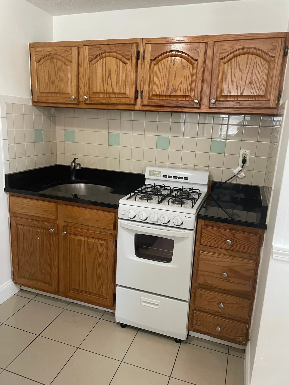 Studio bed, 1 bath apartment for rent at 143 Arlington St Unit 2, Chelsea